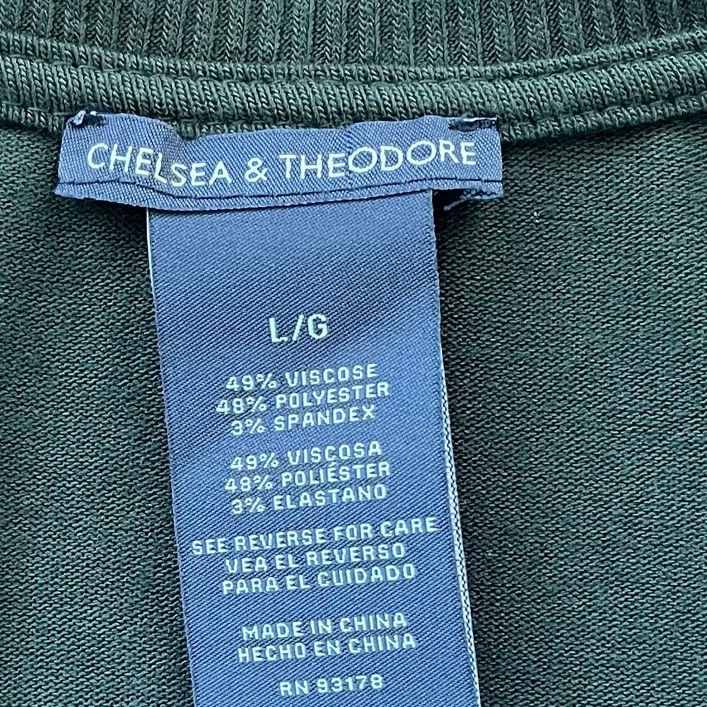 Chelsea & Theodore Green Women’s Top Tunic, V Neck, Short Sleeve Sz L/G - Picture 6 of 6